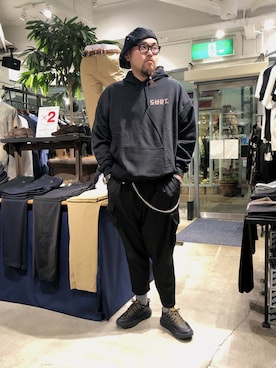 「surt（サート）のアイテム（トップス）」を使った、胸毛王子さん（メンズ・181cm）の春コーディネート