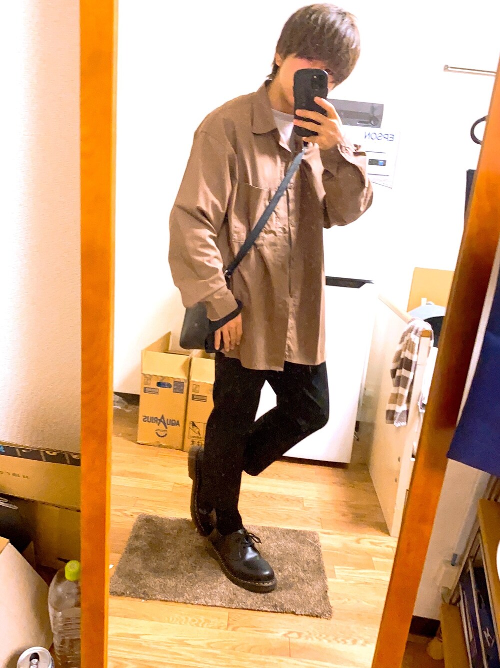 「秋のマイ旬スタイル、秋のコーデ、お洒落さんとつながりたい、シンプル、プチプラコーデ、ブラック、ベージュコーデ、シャツスタイル、革靴、スラックス」｜「WYM LIDNMの【WYM LIDNM】TENCEL/COTTON BASIC SHIRT（シャツ/ブラウス、ブラウン系）」を使った、yukkeさん（メンズ・163cm）の秋コーディネートの1枚目の写真