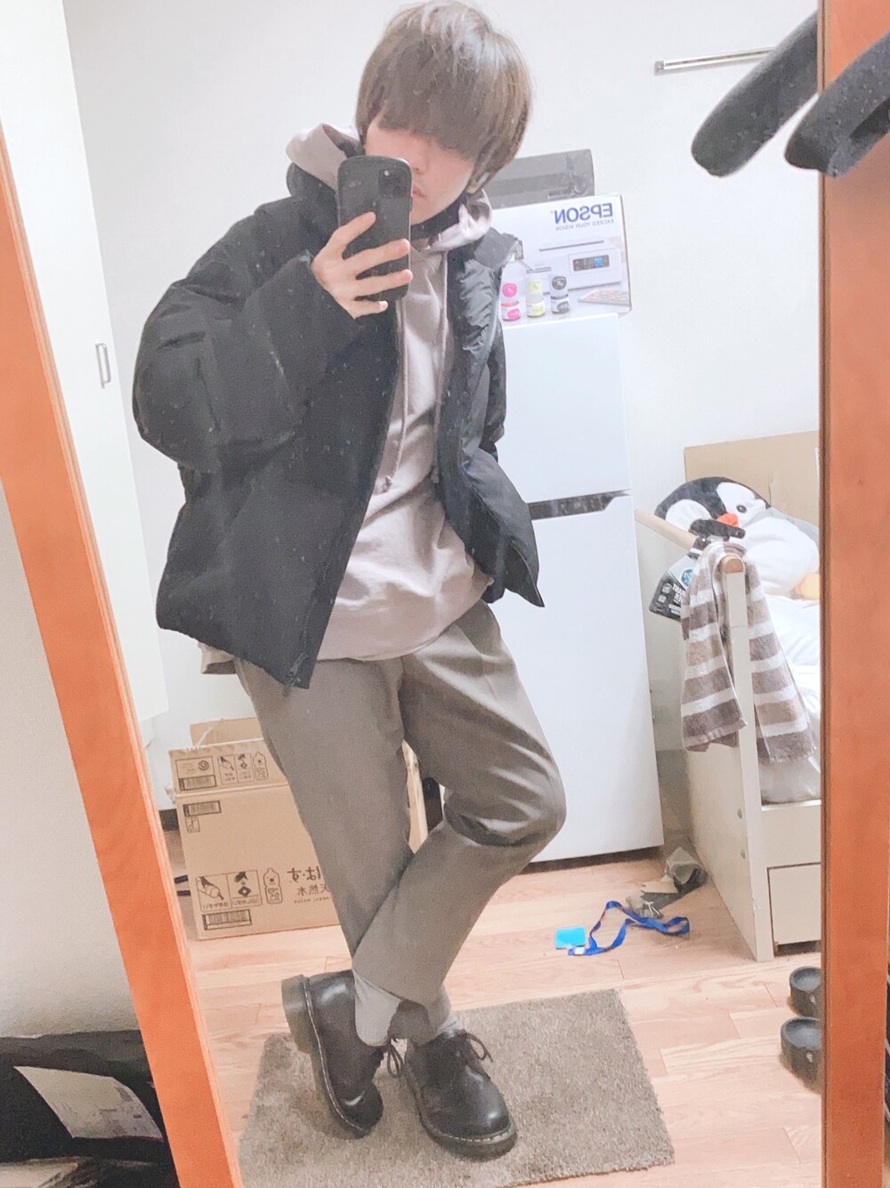 「年末WEAR感謝祭、大人カジュアル、冬のコーデ、大人コーデ、ビッグシルエット、革靴、ダウンジャケット、パーカー、スラックス、ベージュ」｜「WYM LIDNMの【WYM LIDNM】HEAT FIBER DOWN JACKET（ダウンジャケット/コート、ブラック系）」を使った、yukkeさん（メンズ・163cm）の冬コーディネートの1枚目の写真