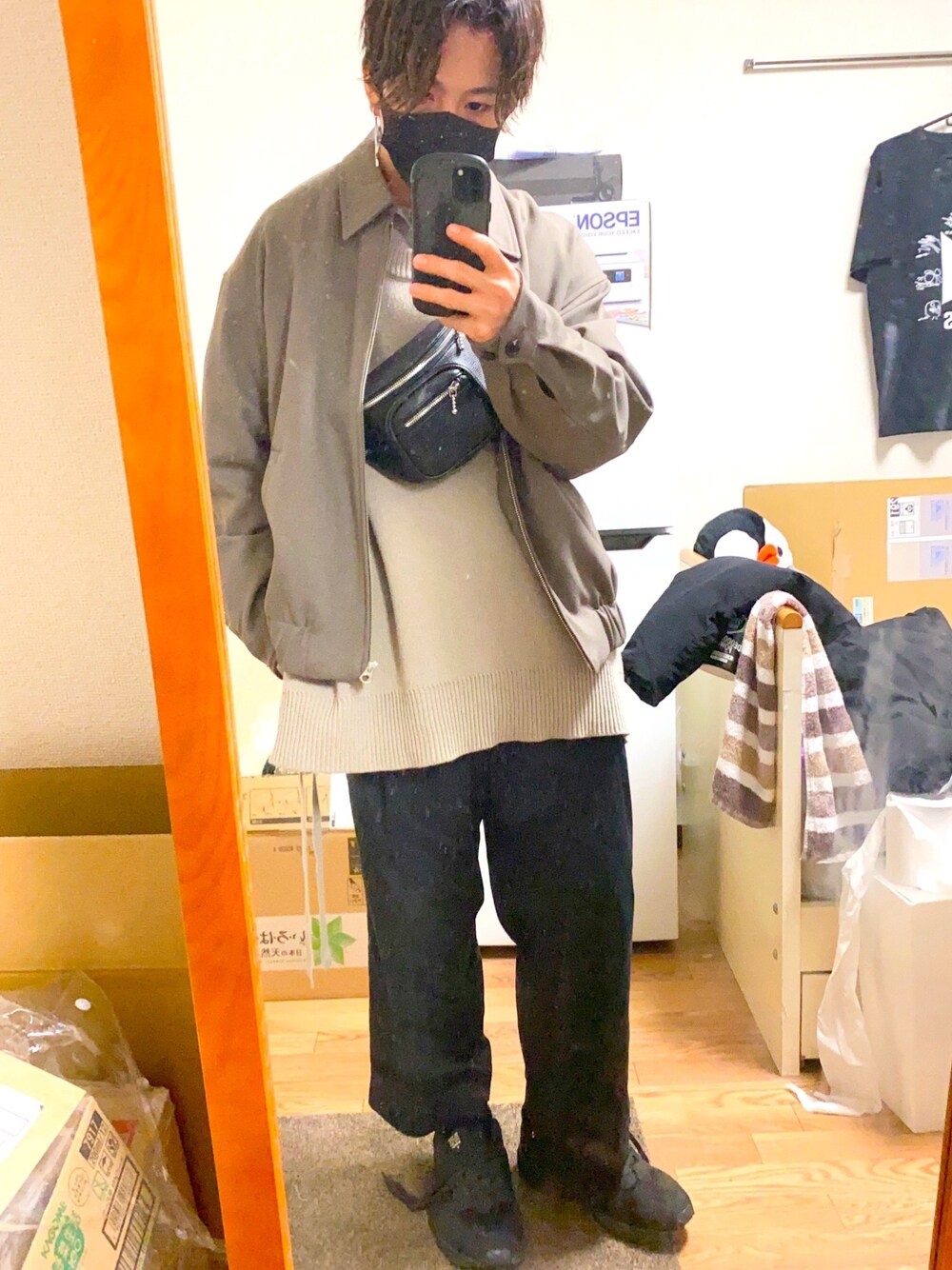 「春めきシューズ、大人カジュアル、シンプル、ゆるコーデ、プチプラ、シャツスタイル、ニットベスト、オーバーサイズ、春、スニーカー」｜「WYM LIDNMの【WYM LIDNM】OVERSIZED PE TWILL ZIP BLOUSON（ブルゾン、ベージュ系）」を使った、yukkeさん（メンズ・163cm）の春コーディネートの1枚目の写真
