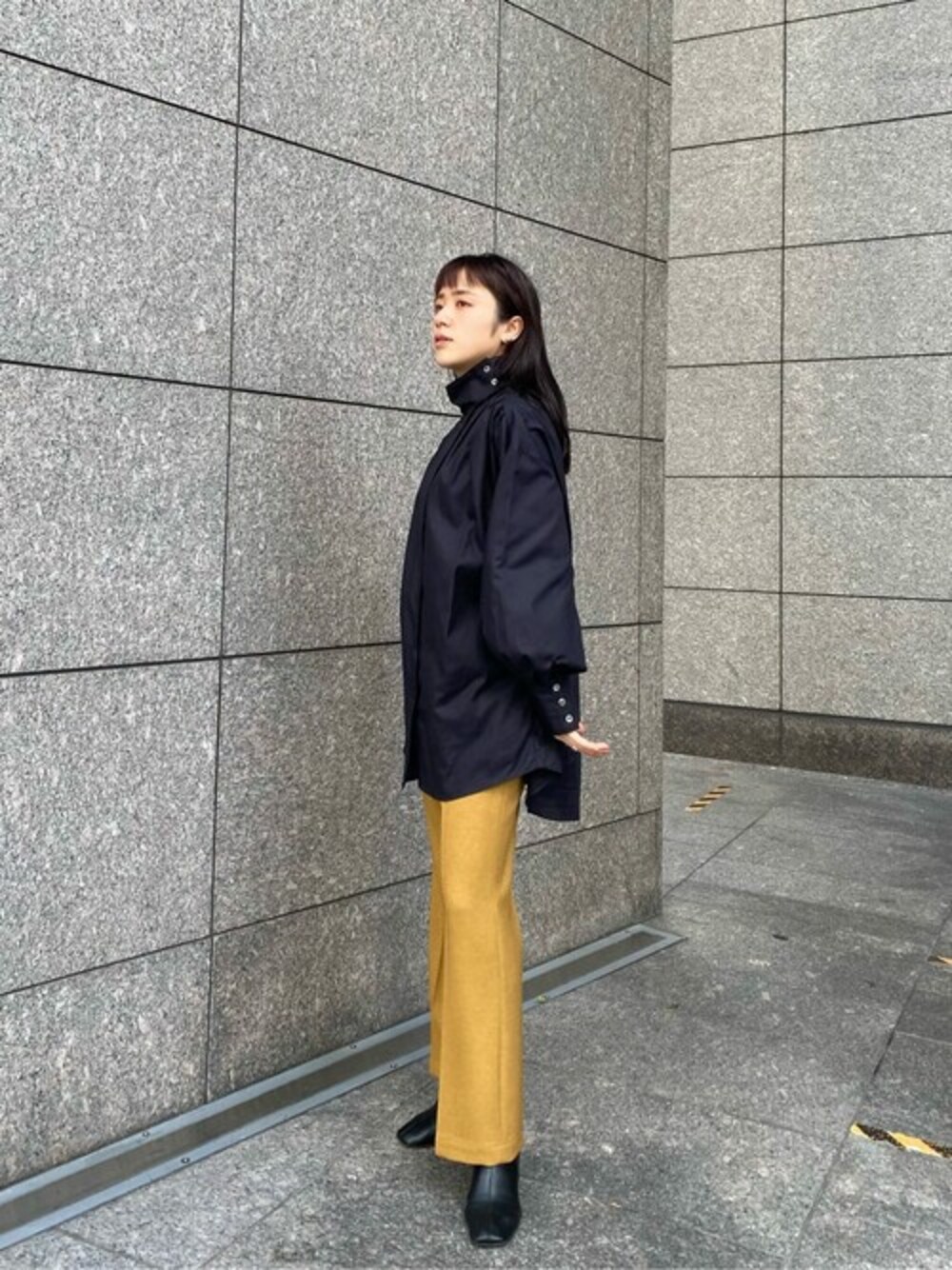 「無地、スタイリング、instalike、instaphoto、instalove」｜「PUBLIC TOKYOのストレッチスクエアショートブーツ（ブーツ、ブラック系）」を使った、yukisugasawaさん（レディース・155cm）の秋コーディネートの1枚目の写真