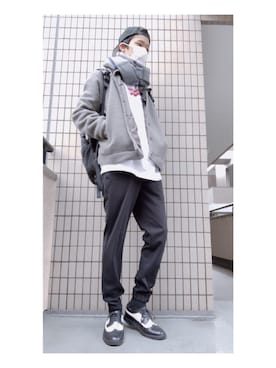 「黒パンツ」｜真中 光さん（メンズ・180cm）の冬コーディネート