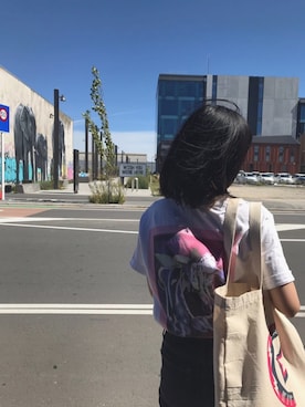 「メゾン キツネ(MAISON KITSUNE)」｜「アイテム（アクセサリー）」を使った、Okachi さん（レディース・157cm）の夏コーディネート