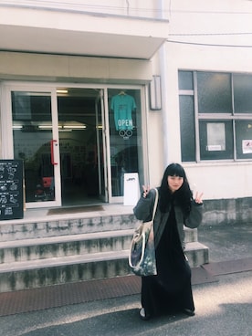 「Alpha Industries（アルファインダストリーズ）のアイテム（MA-1）」を使った、Okachi さん（レディース・157cm）の春コーディネート