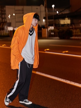 「蛍光色」｜basquemagentaさん（メンズ・181cm）の冬コーディネート