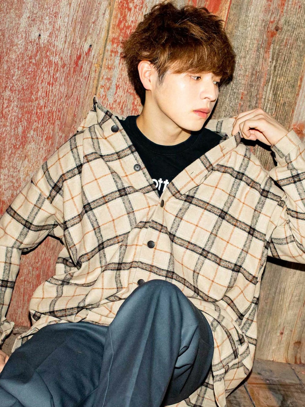 「チェックシャツ、オーバーサイズ、ビックシルエット、ootd、韓国ファッション、お洒落さんとつながりたい、おしゃれさんと繋がりたい、いいね、save、フォローお願いします🤑、BASQUE magenta」｜「BASQUE magentaの【BASQUE -enthusiastic design-】ビッグシルエットヘビーウェイトチェックネルシャツ（シャツ/ブラウス、グレー系）」を使った、basquemagentaさん（メンズ・180cm）の冬コーディネートの1枚目の写真