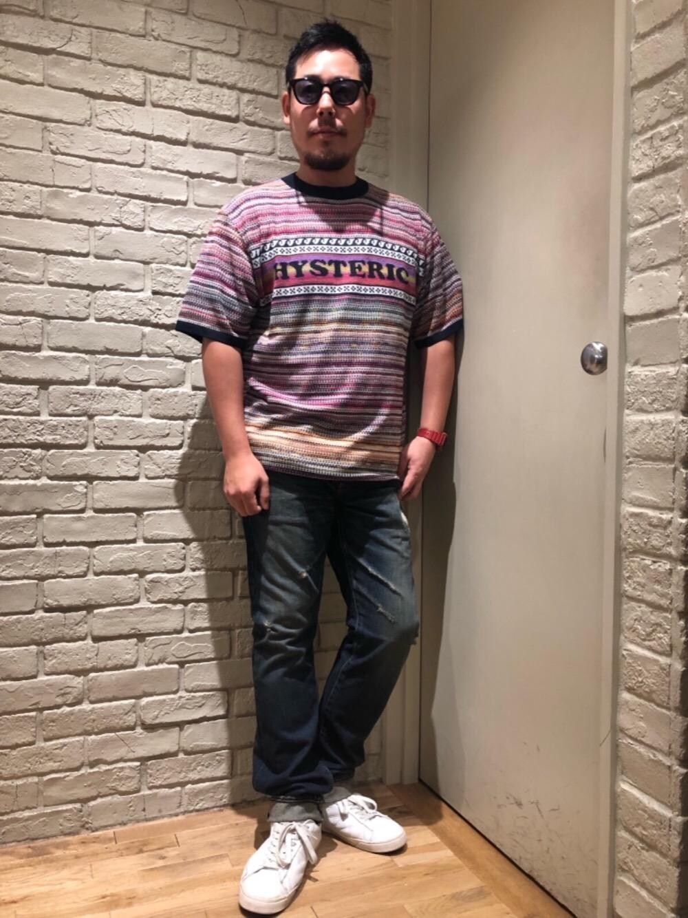 「スニーカー、デニム、カジュアル、サングラス、Hysteric Glamour、ラフ、サマーニット、ヒステリックグラマー」｜「HYSTERIC GLAMOURのvoidoid（サングラス、ブラック系）」を使った、hashikenさん（メンズ・172cm）の夏コーディネートの1枚目の写真