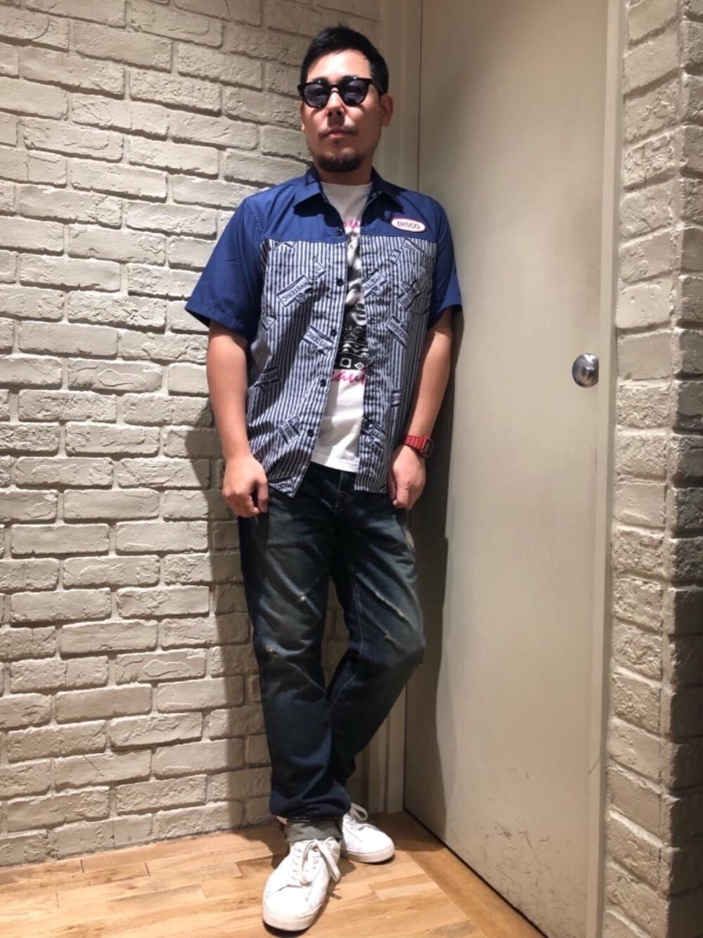 「デニム、カジュアル、シンプル、サングラス、Hysteric Glamour、ラフ、夏コーデ、半袖シャツ、ヒステリックグラマー、エンジニアシャツ」｜「HYSTERIC GLAMOURのvoidoid（サングラス、ブラック系）」を使った、hashikenさん（メンズ・172cm）の夏コーディネートの1枚目の写真