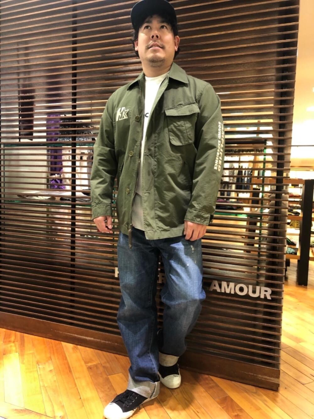「スウェット、デニム、Hysteric Glamour、春コーデ、ラフコーデ、カジュアルコーデ、ヒステリックグラマー、ミリタリーコーデ、アメカジコーデ」｜「HYSTERIC GLAMOURのHYS WHISKY柄 刺繍キャップ（キャップ、ブルー系）」を使った、hashikenさん（メンズ・172cm）の冬コーディネートの1枚目の写真