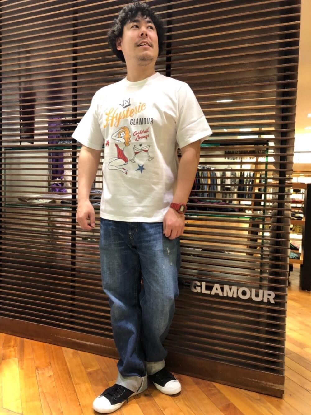 「デニム、Tシャツ、Hysteric Glamour、春コーデ、ラフコーデ、カジュアルコーデ、ヒステリックグラマー、ストリートコーデ、アメカジコーデ」｜「HYSTERIC GLAMOURのUSED加工デニム ストレートパンツ（デニムパンツ、ブルー系）」を使った、hashikenさん（メンズ・172cm）の春コーディネートの1枚目の写真