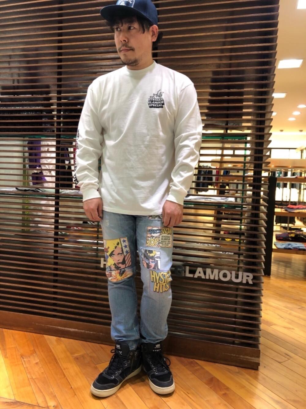 「デニム、ロンT、Hysteric Glamour、シンプルコーデ、春コーデ、ラフコーデ、カジュアルコーデ、ヒステリックグラマー、ストリートコーデ、アメカジコーデ」｜「HYSTERIC GLAMOURのHYS WHISKY柄 刺繍キャップ（キャップ、ブルー系）」を使った、hashikenさん（メンズ・172cm）の春コーディネートの1枚目の写真