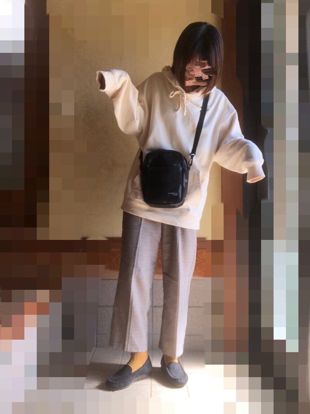 「GUのアイテム（その他パンツ、ブラウン系）」を使った、coconasuさん（レディース・158cm）の秋コーディネートの1枚目の写真