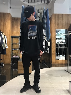 「KaneZ（ケインズ）のアイテム（キャップ）」を使った、Junya Kasugaさん（メンズ・170cm）の春コーディネート