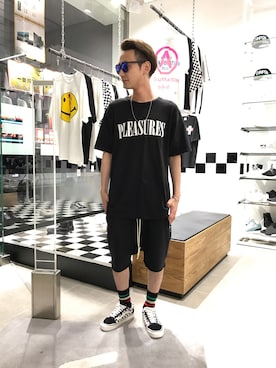 「PLEASURES（プレジャー）のアイテム」を使った、Junya Kasugaさん（メンズ・170cm）の夏コーディネート
