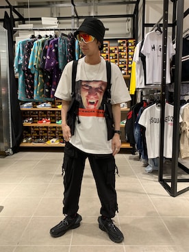 「WHITELAND（ホワイトランド）のWHITELAND/ホワイトランド/A CLOCKWORK ORANGE Tシャツ/時計仕掛けのオレンジ Tシャツ（Tシャツ/カットソー）」を使った、Junya Kasugaさん（メンズ・170cm）の春コーディネート