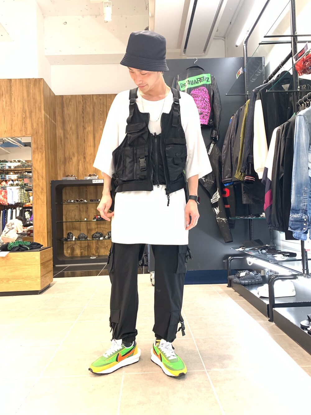 「DANKE SCHONのDankeSchon/ダンケシェーン/MESH VEST(ベスト)（ベスト、ブラック系）」を使った、Junya Kasugaさん（メンズ・170cm）の夏コーディネートの1枚目の写真