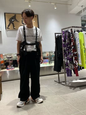 「DANKE SCHON（ダンケシェーン）のDankeSchon/ダンケシェーン/エナメルベスト（ベスト、ブラック系）」を使った、Junya Kasugaさん（メンズ・170cm）の夏コーディネート