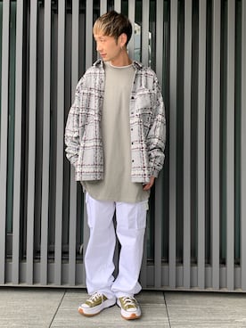 「DANKE SCHON（ダンケシェーン）のDankeSchon/ダンケシェーン/バックネックボタンシャツ/JQD BackneckButton Shirts（シャツ/ブラウス、グレー系）」を使った、Junya Kasugaさん（メンズ・170cm）の秋コーディネート