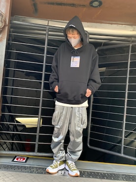 「WHITELAND（ホワイトランド）のWHITELAND/ホワイトランド/フォトプリントプルオーバーパーカー/Photo Hoodie（パーカー、ブラック系）」を使った、Junya Kasugaさん（メンズ・170cm）の秋コーディネート