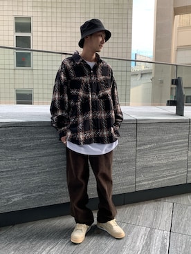 「DANKE SCHON（ダンケシェーン）のDankeSchon/ダンケシェーン/JQD BackneckButtonSH/バックネックボタンシャツ（シャツ/ブラウス、ブラック系）」を使った、Junya Kasugaさん（メンズ・170cm）の秋コーディネート