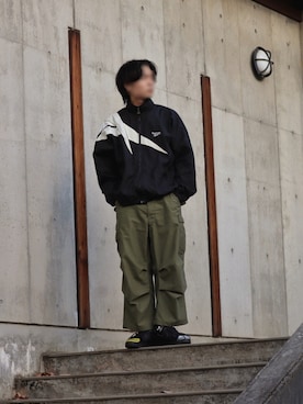 「レザー」｜「アイテム（ナイロンジャケット）」を使った、ぶー。さん（メンズ・178cm）の冬コーディネート