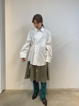 「アイテム（デニムパンツ、グリーン系）」を使った、yunaさん（レディース・154cm）の秋コーディネート