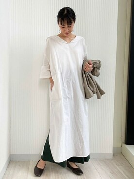 パンプスを使った 白ワンピース の人気ファッションコーディネート Wear