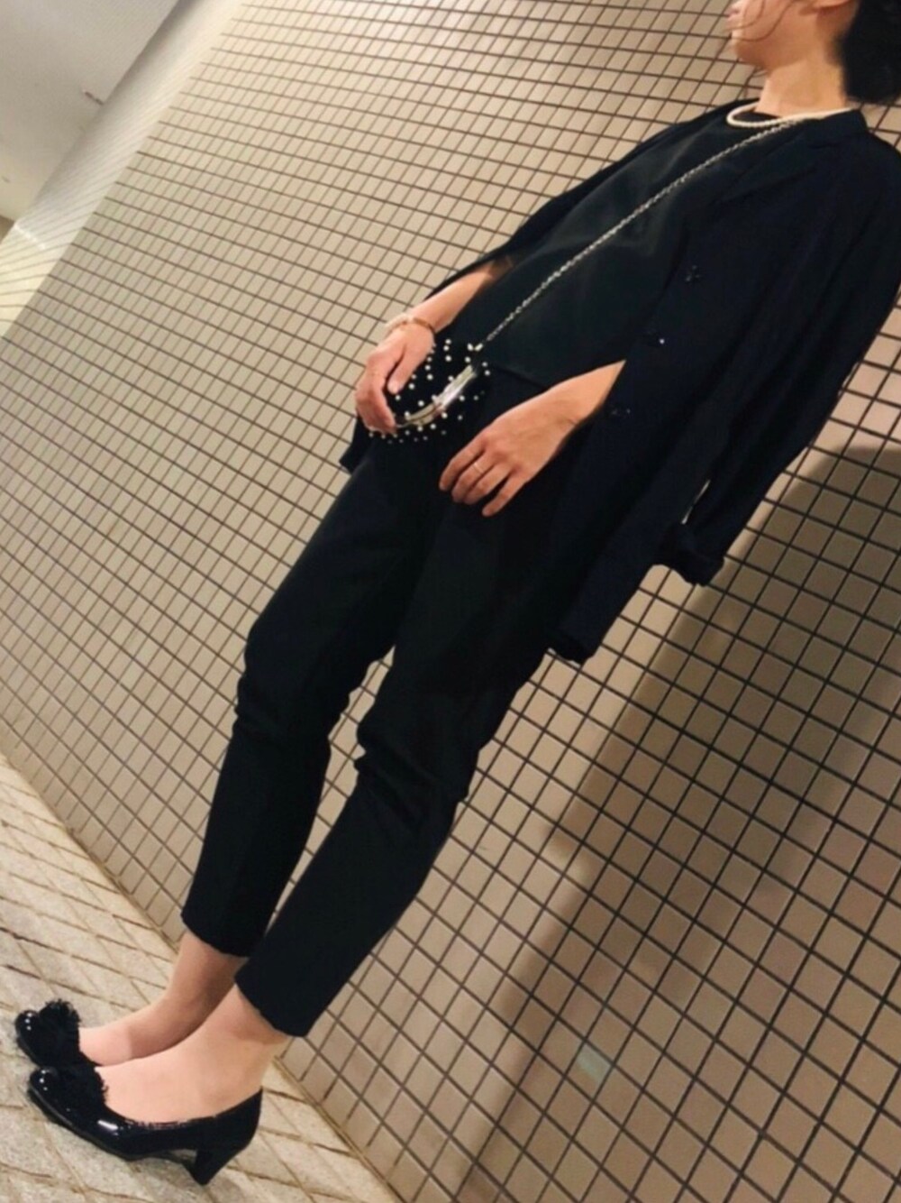 「結婚式、結婚式二次会スタイル、セットアップ、ブラック、パールネックレス、パールアクセ、ゴールドアクセ、クラッチバッグ、ジャケット、テーラードジャケット」｜「Steven Alanの＜Steven Alan＞TAILORED JACKET/ジャケット（テーラードジャケット、ブルー系）」を使った、𝗒𝗎𝗄𝖺さん（レディース・167cm）の秋コーディネートの1枚目の写真