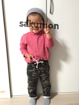 「ZARA KIDSのアイテム（Tシャツ/カットソー、ピンク系）」を使った、sakumonさん（キッズ・90cm）の冬コーディネート