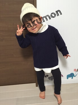 「UNIQLO（ユニクロ）のアイテム（トップス、ホワイト系）」を使った、sakumonさん（キッズ・90cm）の冬コーディネート