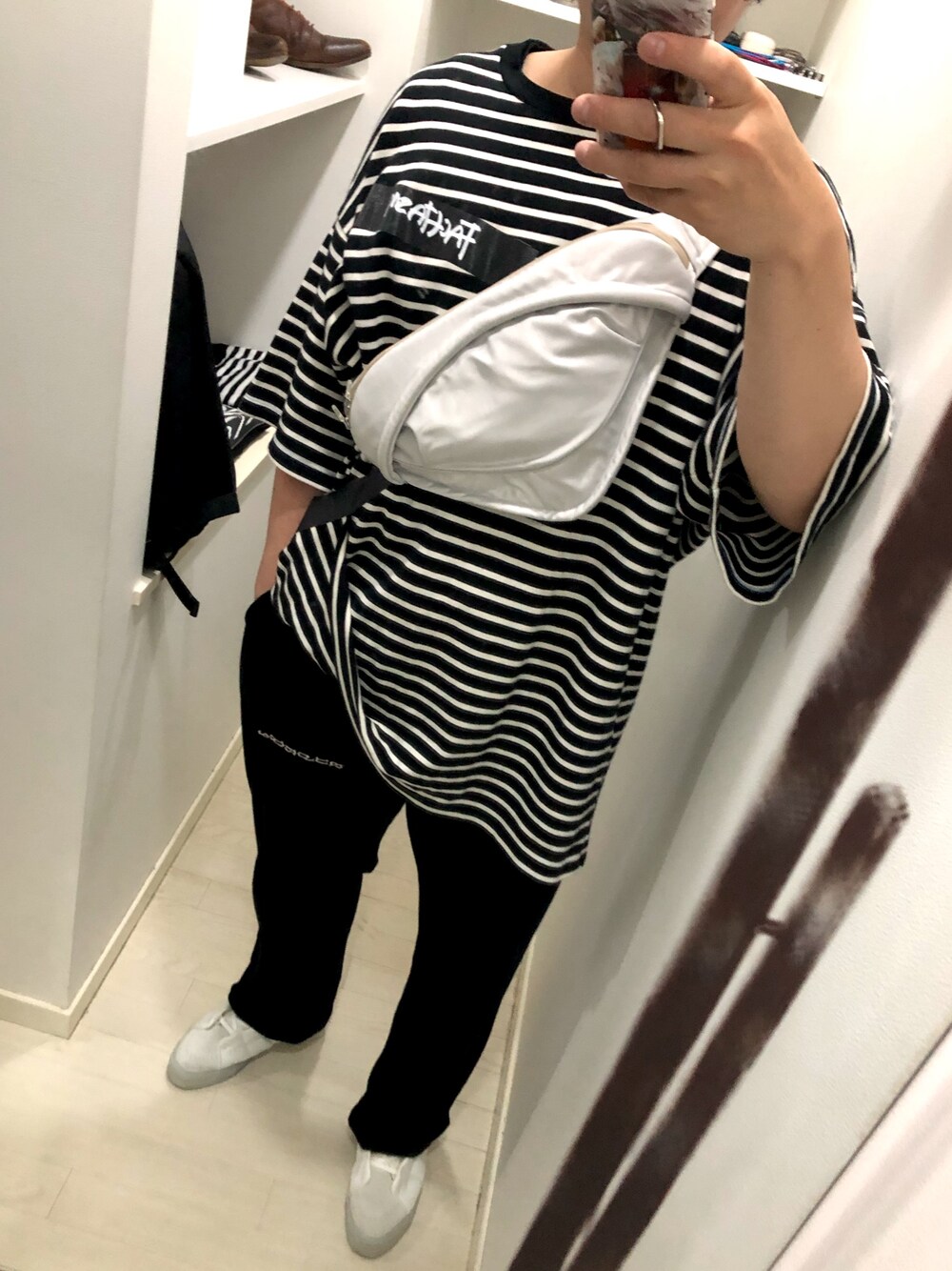 「hatraのアイテム（ボディバッグ/ウエストポーチ、シルバー系）」を使った、iinioiさん（メンズ・170cm）の夏コーディネートの1枚目の写真