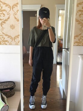 「基础款」｜「アイテム（キャップ）」を使った、立花雨树さん（レディース・155cm）の秋コーディネート