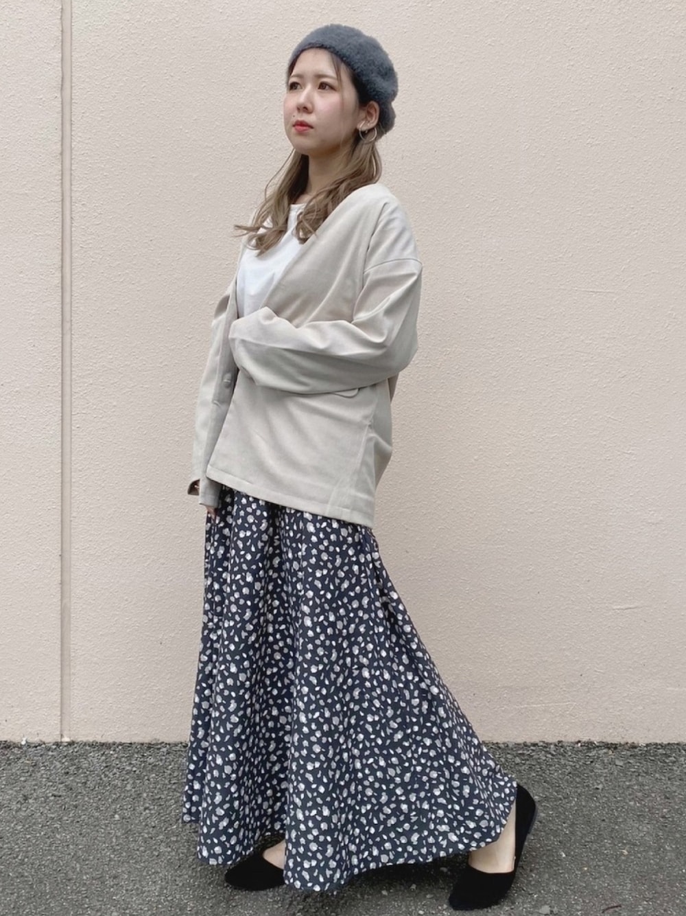 「秋コーデ、秋服、レオパード、大人コーデ、ゆるコーデ、オーバーサイズ、ベレー帽、Right-on」｜「RAG MACHINEの【RAG MACHINE】シャギーベレー（ハンチング/ベレー帽、グレー系）」を使った、てらちなさん（レディース・156cm）の秋コーディネートの1枚目の写真
