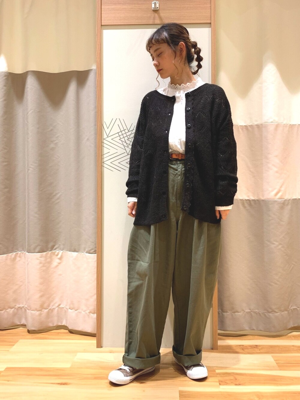 年春夏レース ブラウス コーデ着こなしコーデ インナーの正解は レース ブラウス 黒はどう着こなす Unisize ユニサイズ