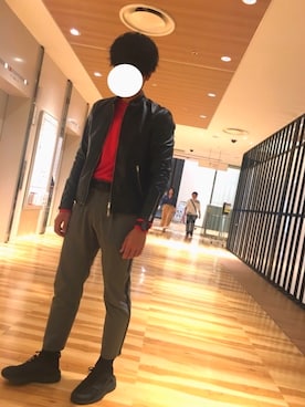「グレーパンツ」｜「アイテム（ライダースジャケット）」を使った、ShoRaさん（メンズ・181cm）の秋コーディネート