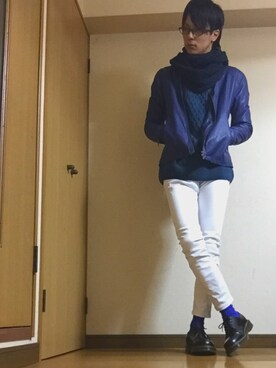 「UNIQLO（ユニクロ）のWOMEN ウルトラストレッチジーンズ（デニムパンツ）」を使った、ヤマネコさん（メンズ・176cm）の冬コーディネート