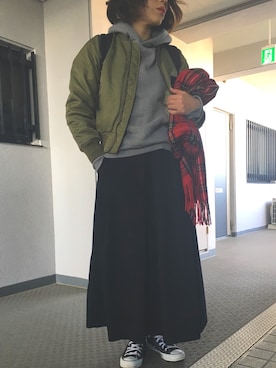 「マキシスカート」｜「アイテム（MA-1）」を使った、mitsuoさん（レディース・161cm）の冬コーディネート