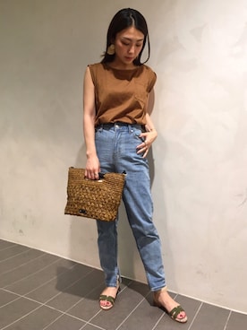 知名 エリカさんのコーディネート