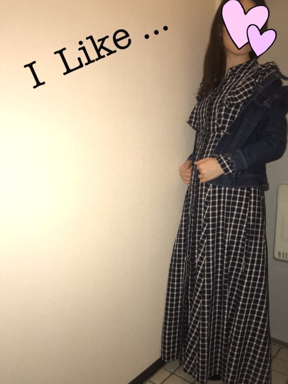 「ワンピース、チェックワンピース、マキシ丈ワンピース、デニムジャケット、きれいめカジュアル、大人ガーリー、ZARA、おしゃれさんと繋がりたい、フォローミー、いつもありがとうございます」｜「ZARA WOMANのアイテム（シャツワンピース、ブルー系）」を使った、hirakaさん（レディース・159cm）の春コーディネートの1枚目の写真