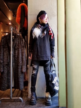 「KMRii（ケムリ）のアイテム（スウェット）」を使った、あやさん（レディース・170cm）の冬コーディネート