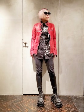 「アイテム（ライダースジャケット、レッド系）」を使った、あやさん（レディース・170cm）の夏コーディネート