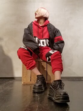 「ロゴパーカー」｜「アイテム（アクセサリー）」を使った、あやさん（レディース・170cm）の夏コーディネート