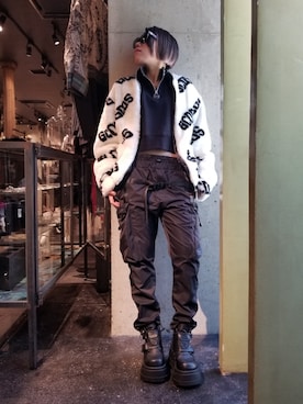 「GCDS」｜「アイテム（ジャケット/アウター）」を使った、あやさん（レディース・170cm）の秋コーディネート