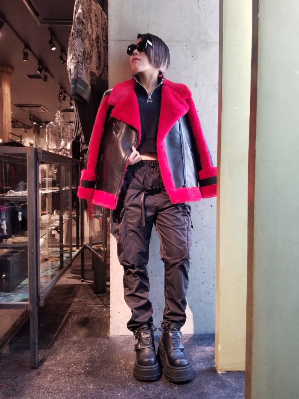 「ROYAL FLASH、秋のコーデ、秋冬コーデ、おしゃれさんと繋がりたい、オトナ女子、オーバーサイズ、ootd、着回しコーデ、black、メンズライク」｜「ROYAL FLASHのHEURUEH /ハウルー/MOTO JACKET（ブルゾン、ブラック系）」を使った、あやさん（レディース・170cm）の秋コーディネートの1枚目の写真