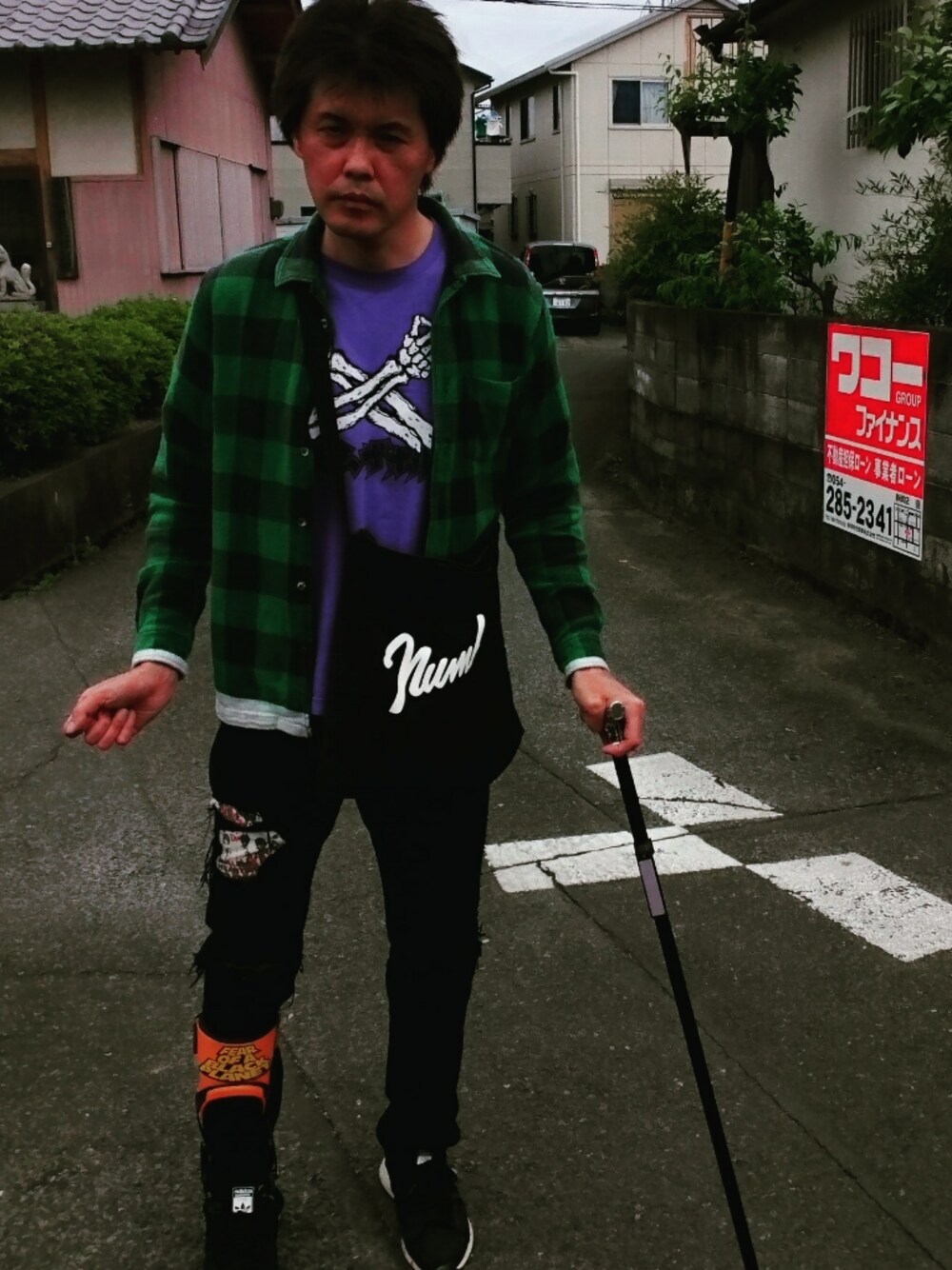 「ウォーキングスタイル」｜「GOODENOUGHのライン入りブロックチェック（シャツ/ブラウス、グリーン系）」を使った、🤘hiroyuki🤘さん（メンズ・181cm）の春コーディネートの1枚目の写真