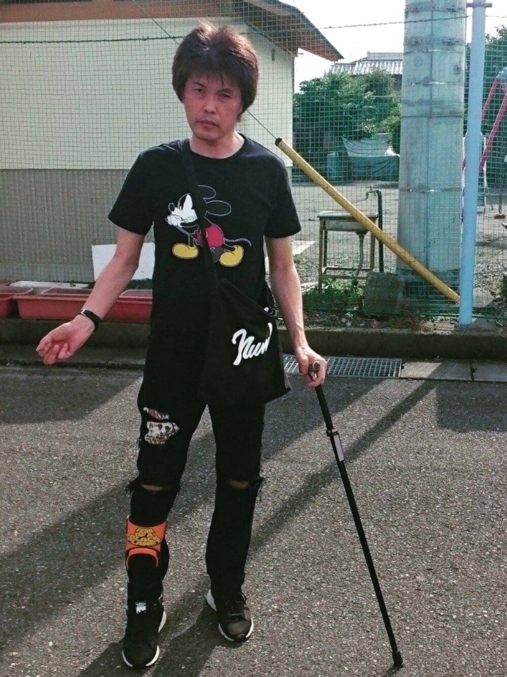 「ウォーキングスタイル」｜「NUMBER (N)INEのNUMBER (N)INE （ナンバーナイン） MICKEYMOUSE T-SHI NN（Tシャツ/カットソー、ブラック系）」を使った、🤘hiroyuki🤘さん（メンズ・181cm）の夏コーディネートの1枚目の写真