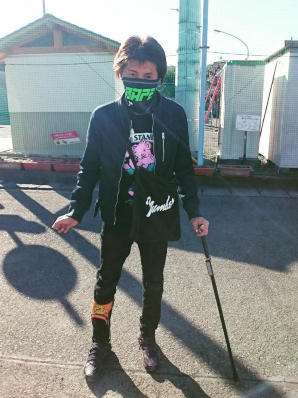 「ウォーキングスタイル」｜「NUMBER (N)INEのライダースデザイン（MA-1、ブラック系）」を使った、🤘hiroyuki🤘さん（メンズ・181cm）の冬コーディネートの1枚目の写真