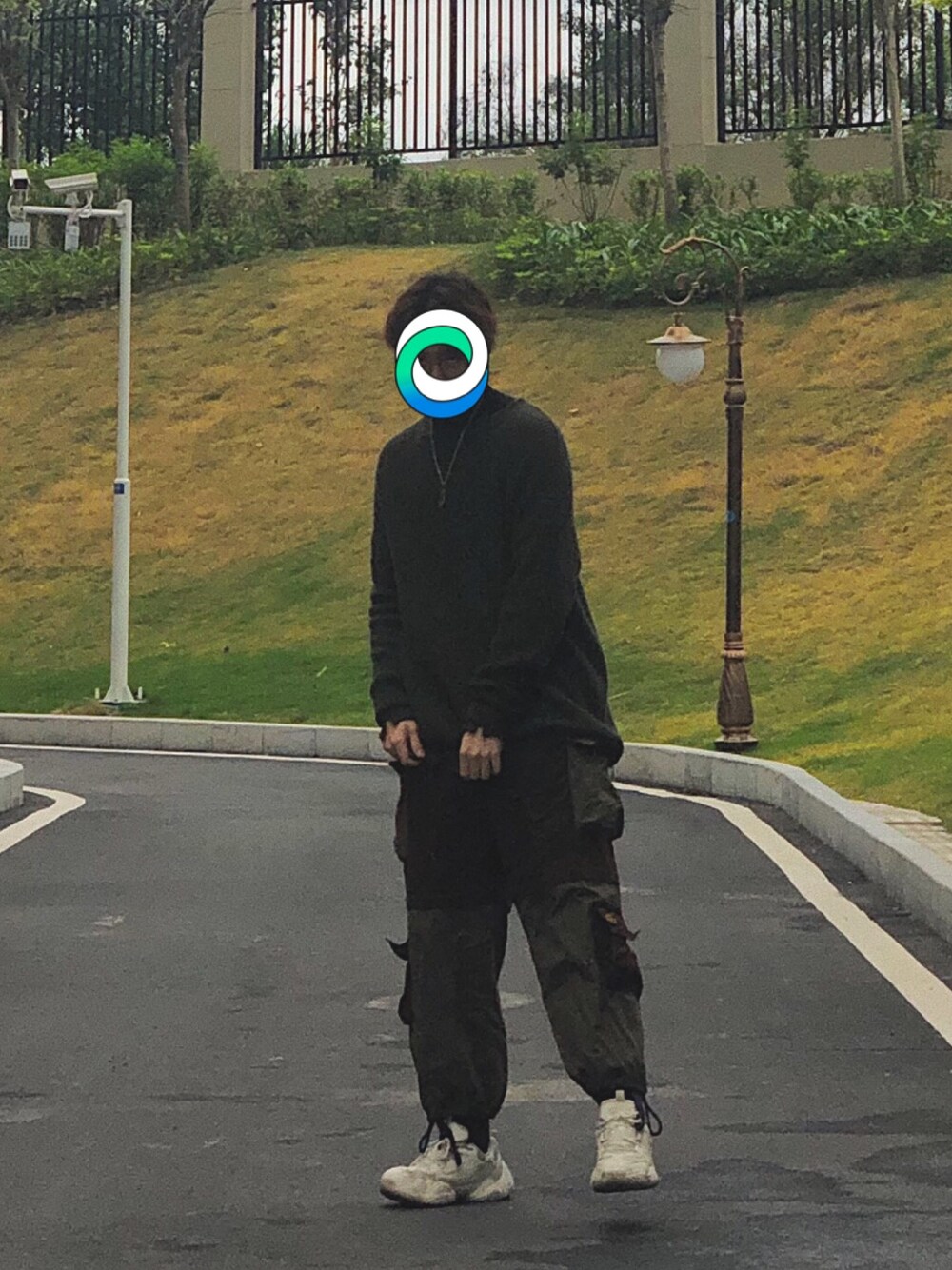 「ootd」｜「ANTAのアイテム（シューズ、ホワイト系）」を使った、DBK__さん（メンズ・185cm）の春コーディネートの1枚目の写真