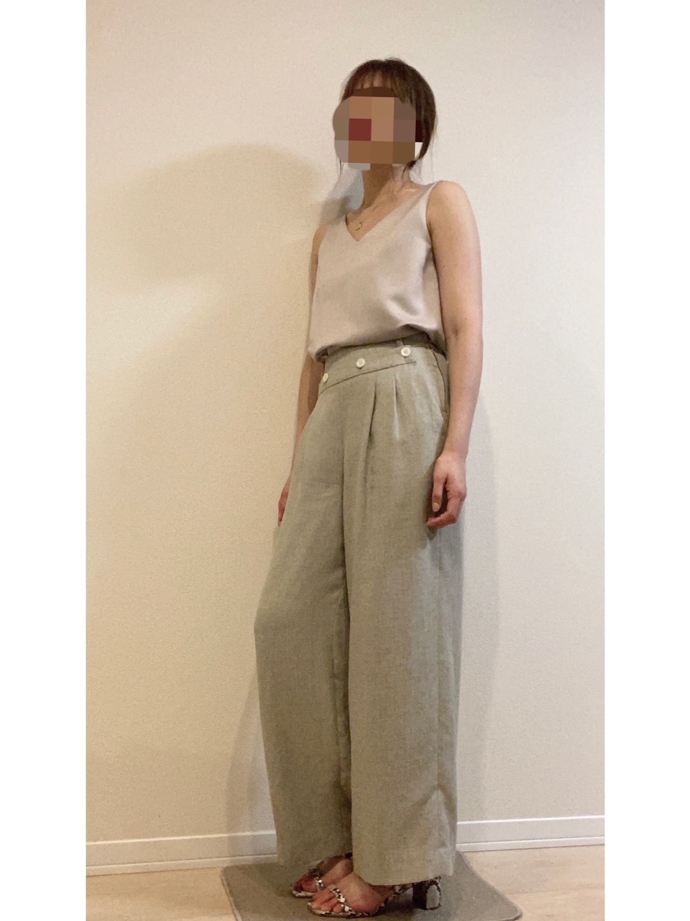 「オトナ女子、大人カジュアル、シンプル、ベージュ、ワントーンコーデ、夏コーデ、キレイめ、ootd」｜「NobleのTAブッチャーセーラーパンツ◆（その他パンツ、ベージュ系）」を使った、名前はあとでさん（レディース・161cm）の夏コーディネートの1枚目の写真