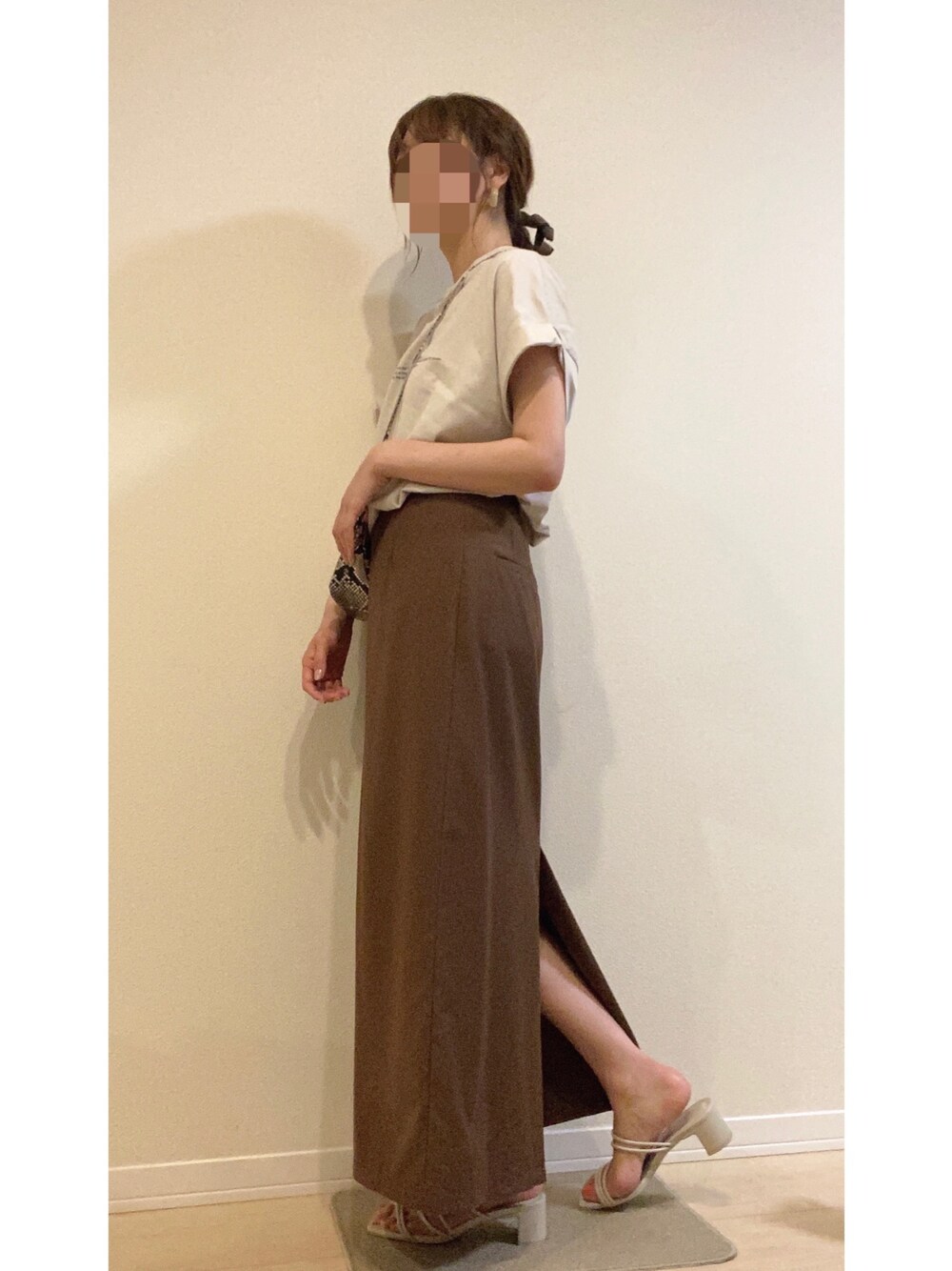 「大人カジュアル、夏だ！Tシャツ着よう！、オトナ女子、シンプル、パイソン柄、タイトスカート、ベージュ、ブラウン」｜「Nobleのハイライズタイトスカート◆（スカート、ブラウン系）」を使った、名前はあとでさん（レディース・161cm）の夏コーディネートの1枚目の写真
